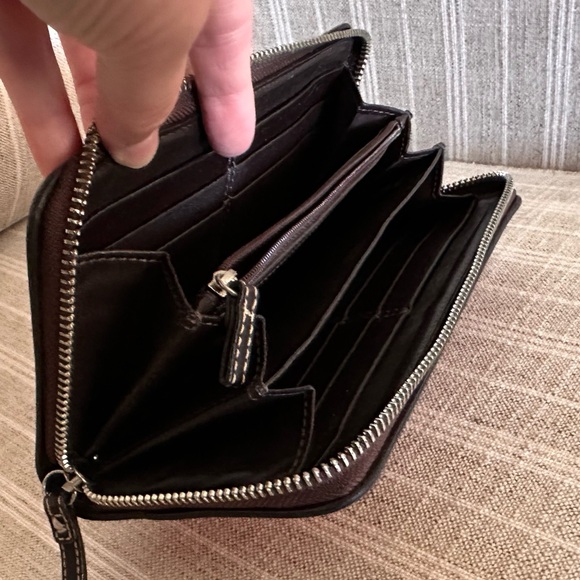 Coach Signature Red Zip Wallet - Picture 7 of 10